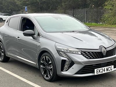 Used Renault Clio V Techno 90 HP (66 kW) 2024 Metallic  shadow grey  Hatchback