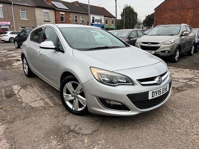 Used Vauxhall Astra SRi 165 HP (121 kW) 2015 Silver Hatchback