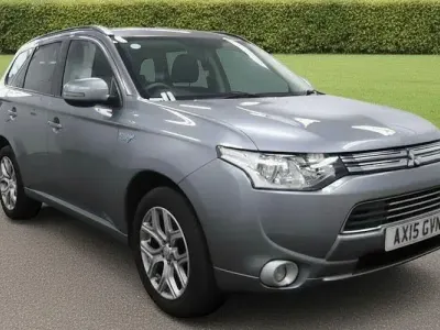 Used Mitsubishi Outlander P-HEV 121 HP (88 kW) 2015 Estate