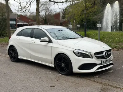 Begagnad Mercedes A200 AMG Line Premium 2017 Vit Halvkombi