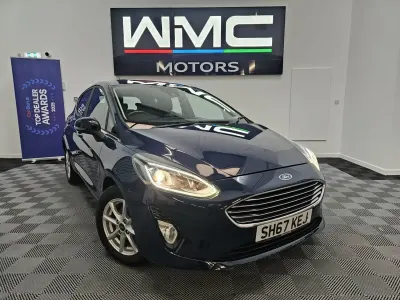 Usado Ford Fiesta Zetec 100 HP (73 kW) 2017 Azul Citadino