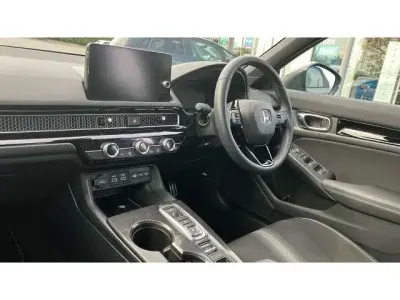 Używany Honda Civic Hybrid 143 KM (105 kW) 2025 Szary Hatchback