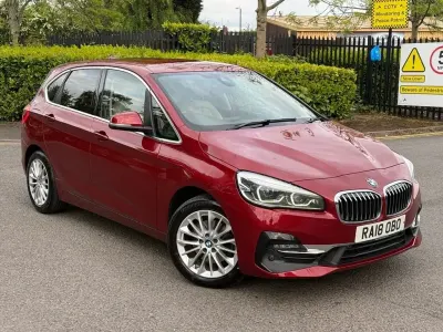 Begagnad BMW 220 Luxury Line 190 HK (139 kW) 2018 Röd Halvkombi