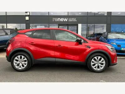 Usado Renault Captur Iconic 140 HP (102 kW) 2022 Vermelho SUV