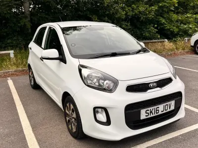 Used Kia Picanto 65 HP (47 kW) 2016 White Hatchback