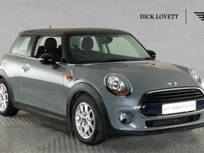 Usado Mini Cooper Hatch 134 CV (98 kW) 2017 Gris Utilitario