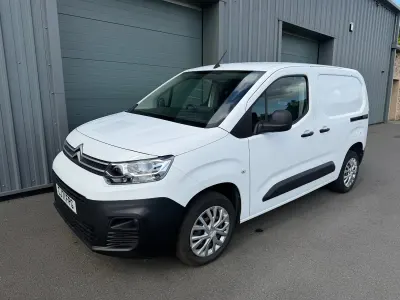 Used Citroën Berlingo 100 HP (73 kW) 2022 White MPV