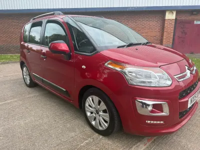 Używany Citroën C3 Picasso Exclusive 90 KM (66 kW) 2015 Czerwony Minivan
