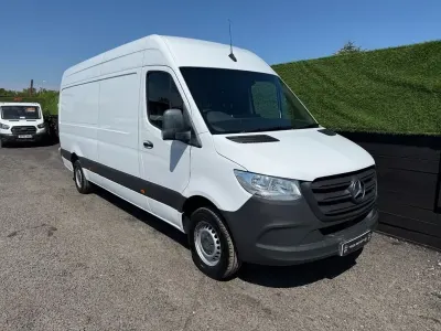 Begagnad Mercedes Sprinter Progressive 2021 Vit Van