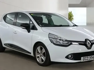Used Renault Clio Dynamique 90 HP (66 kW) 2016 White Hatchback