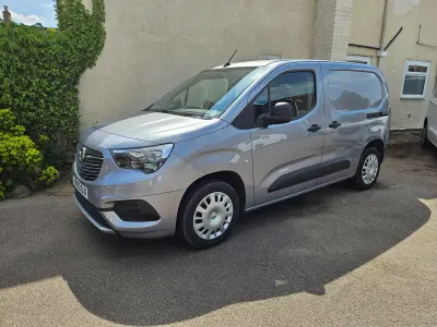 Second-hand Vauxhall Combo Sportive 100 CP (73 kW) 2022 Gri Monovolum