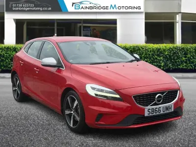 Used Volvo V40 R-Design 122 HP (89 kW) 2016 Red Hatchback