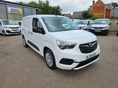 Used Vauxhall Combo Sportive 100 HP (73 kW) 2020 White MPV