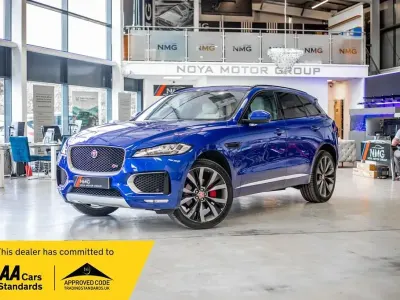 Używany Jaguar F-Pace First Edition 300 KM (220 kW) 2016 Niebieski SUV