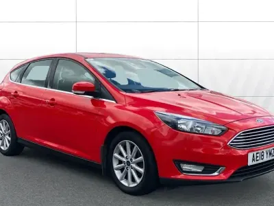 Used Ford Focus Titanium 125 HP (91 kW) 2018 Red Hatchback