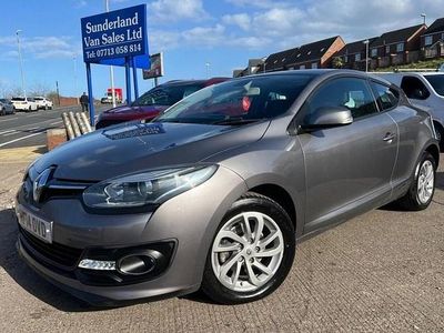 Used Renault Mégane III Dynamique 110 HP (80 kW) 2014 Coupe