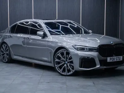 Begagnad BMW 745e M Sport 394 HK (289 kW) 2019 Grå Sedan