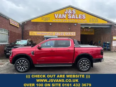 Second-hand Ford Ranger Platinum 240 CP (176 kW) 2023 Roșu Pickup