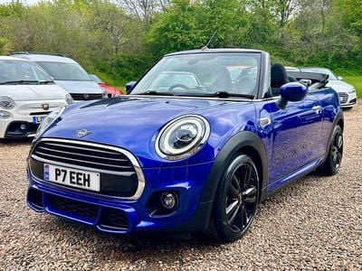 Usado Mini Cooper Cabriolet Sport 136 HP (100 kW) 2020 Azul Cabrios