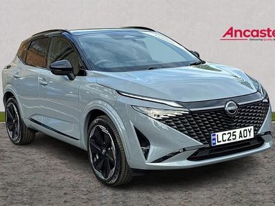 Rl white with pearl black roof New 2025 Nissan Qashqai SUV | £25,475 (Fair price)