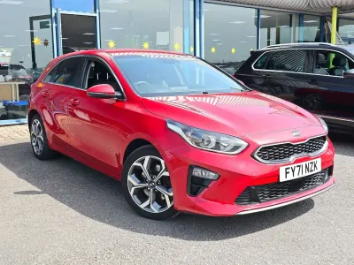 Używany Kia Ceed 136 KM (100 kW) 2021 Czerwony Hatchback
