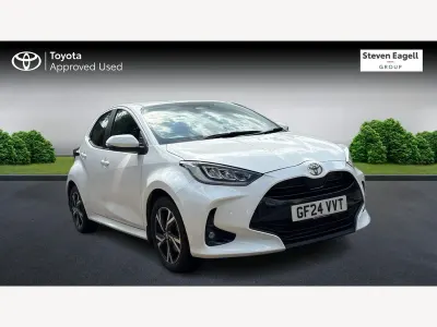 Used Toyota Yaris Design 114 HP (83 kW) 2024 White Hatchback