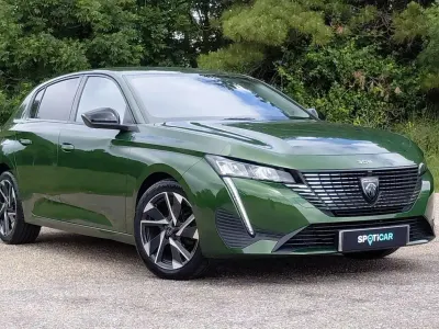 Used Peugeot 308 Allure Premium 129 HP (94 kW) 2023 Green Hatchback