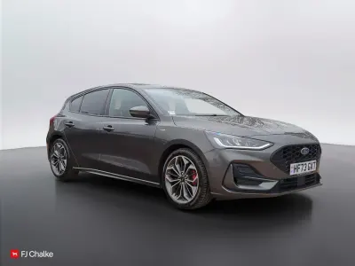 Usado Ford Focus ST-Line X 125 HP (91 kW) 2023 Cinzento Citadino