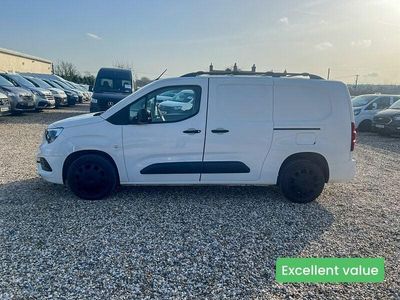Second-hand Vauxhall Combo Sportive 100 CP (73 kW) 2020 Alb Monovolum