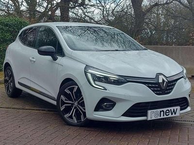 Used Renault Clio V Techno 90 HP (66 kW) 2023 White  Hatchback