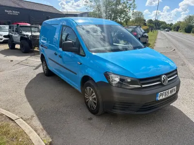 Begagnad VW Caddy Startline 102 HK (75 kW) 2016 Blå Minibuss