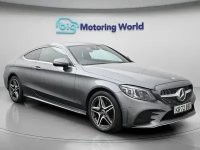 Usado Mercedes C200 AMG line 198 HP (145 kW) 2023 Cinzento Coupé