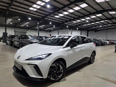 Used MG MG4 EV SE 150 kW (204 HP) 2022 White Hatchback
