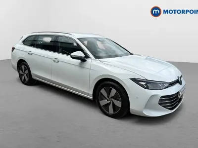 Used VW Passat Life 204 HP (150 kW) 2025 White Estate