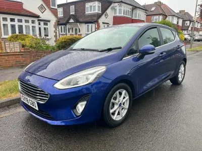 Used Ford Fiesta Zetec 100 HP (73 kW) 2018 Blue Hatchback