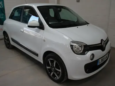 Used Renault Twingo Dynamique 70 HP (51 kW) 2016 White Hatchback