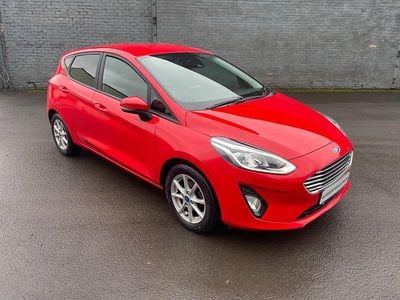 Usado Ford Fiesta Zetec 85 HP (62 kW) 2018 Vermelho Citadino