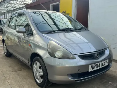 Used Honda Jazz SE 83 HP (61 kW) 2004 Silver Hatchback