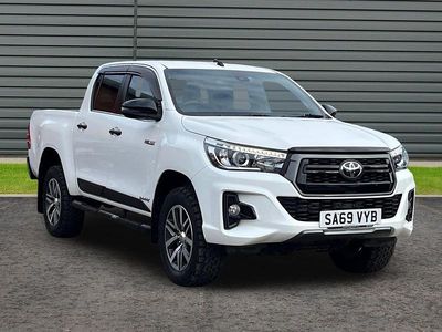 Used Toyota HiLux 150 HP (110 kW) 2019 White Pickup