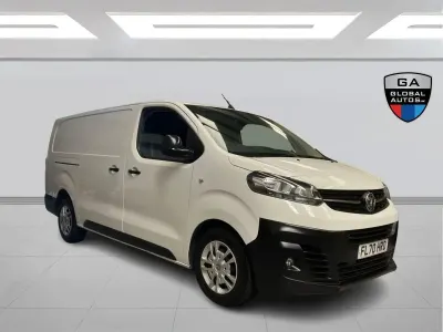 Used Vauxhall Vivaro 120 HP (88 kW) 2020 White MPV