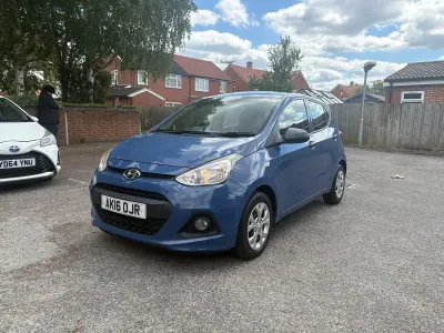Used Hyundai i10 67 HP (49 kW) 2016 Blue Hatchback