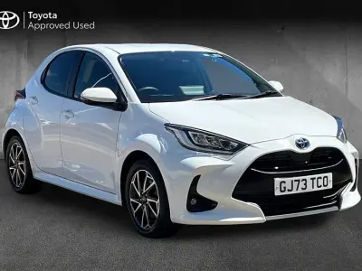 Used Toyota Yaris Design 116 HP (85 kW) 2023 Pure white Hatchback