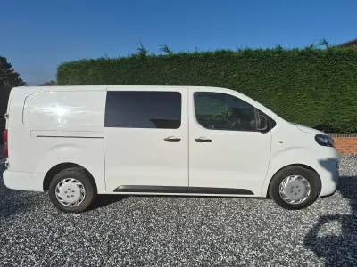 Used Vauxhall Vivaro 145 HP (106 kW) 2022 White MPV