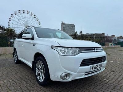 Used Mitsubishi Outlander P-HEV 2015 White Estate
