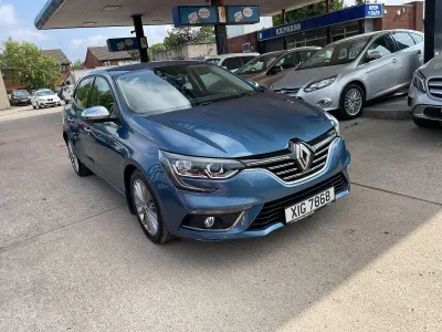 Used Renault Mégane IV Dynamique 128 HP (94 kW) 2017 Blue Hatchback