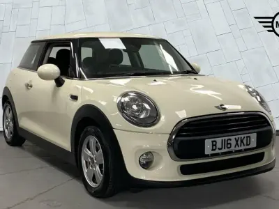 Używany Mini ONE Hatch 101 KM (74 kW) 2016 Biały Hatchback