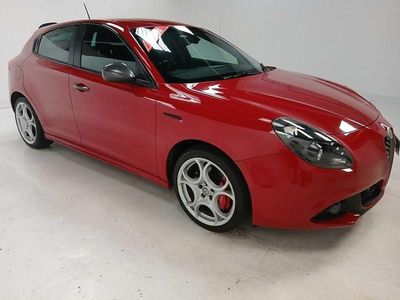Used Alfa Romeo Giulietta Edizione Speciale 150 HP (110 kW) 2016 Red Hatchback