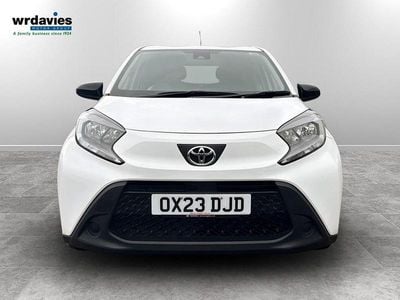 Used Toyota Aygo X PURE 72 HP (52 kW) 2023 Pure white SUV