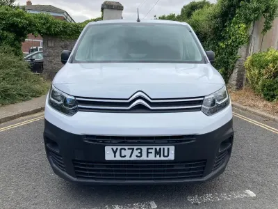 Used Citroën Berlingo 99 HP (72 kW) 2023 White MPV