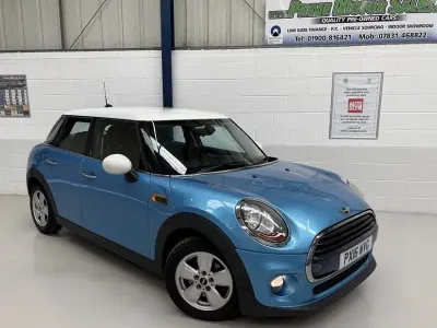 Used Mini Cooper D Hatch 116 HP (85 kW) 2016 Blue white roof Hatchback